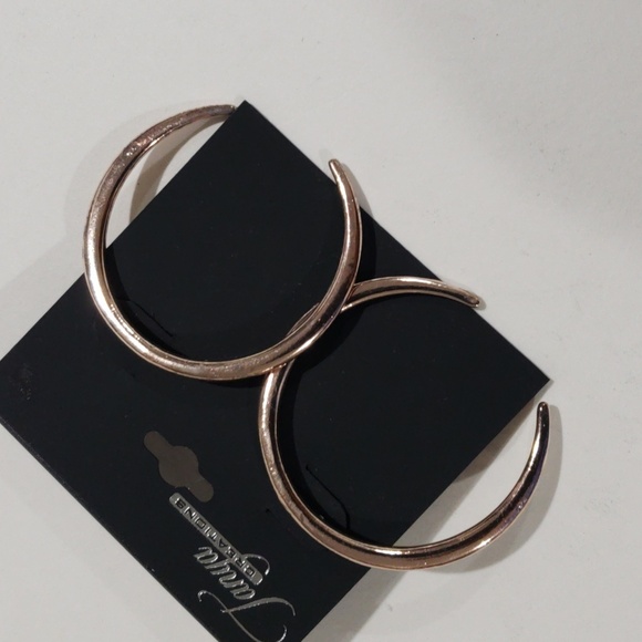 Minimalist Rose Gold tone 1.5" Open Hoop Earrings, Modern & Chic Women's Jewelry - Picture 5 of 9